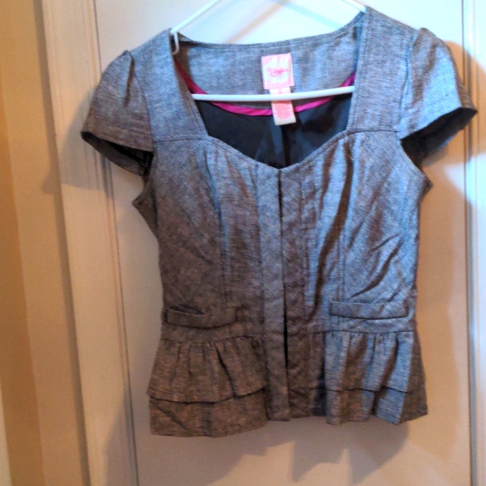 Grey shirt sleeve blazer